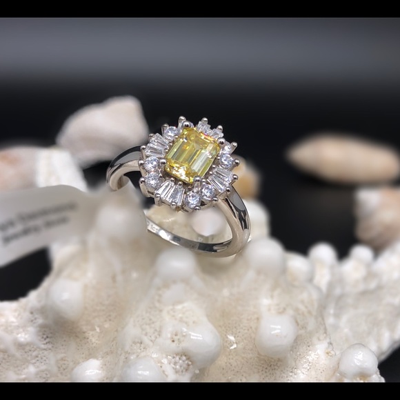 1ct yellow moissanite ring with Certificate - Picture 8 of 10